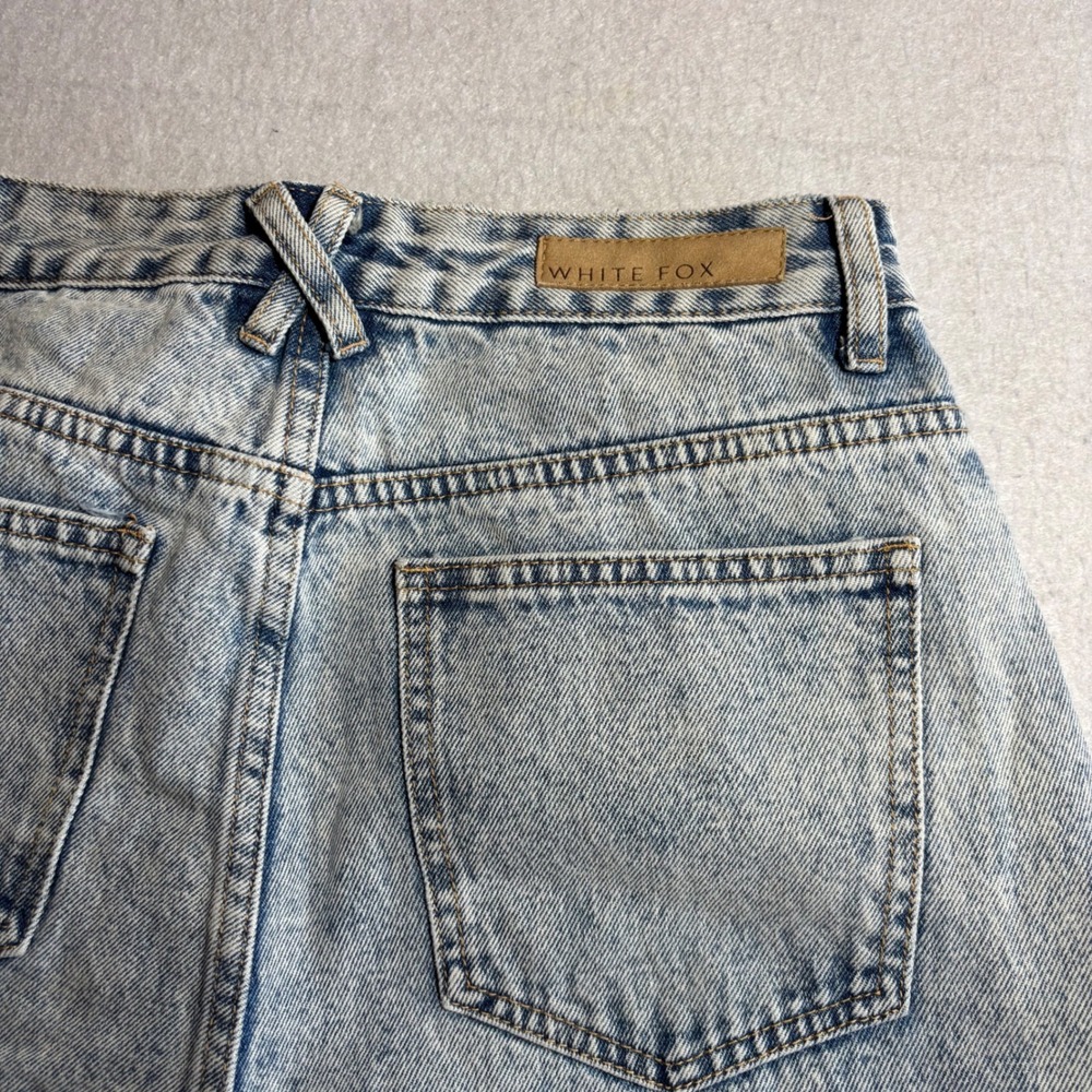 WHITE FOX Women's L Light Wash Wide Leg Jeans Cross Embellishment Cotton - Picture 11 of 12